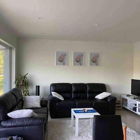 Trevlig Stuga Med Uteplats Rimbo Экстерьер фото