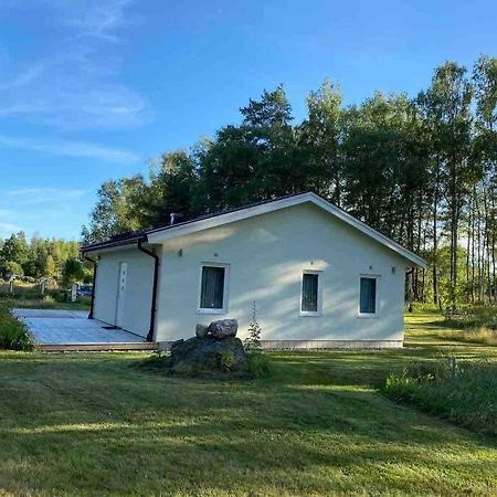 Trevlig Stuga Med Uteplats Rimbo Экстерьер фото